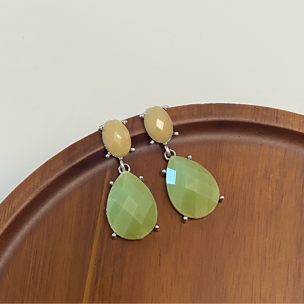 4/$15 Vintage Green Yellow Faceted Teardrop Earrings